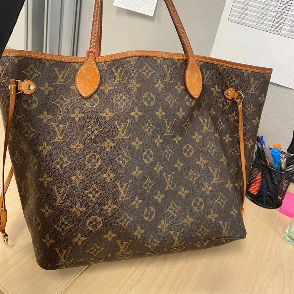 Louis Vuitton Neverfull MM - Picture 3 of 7